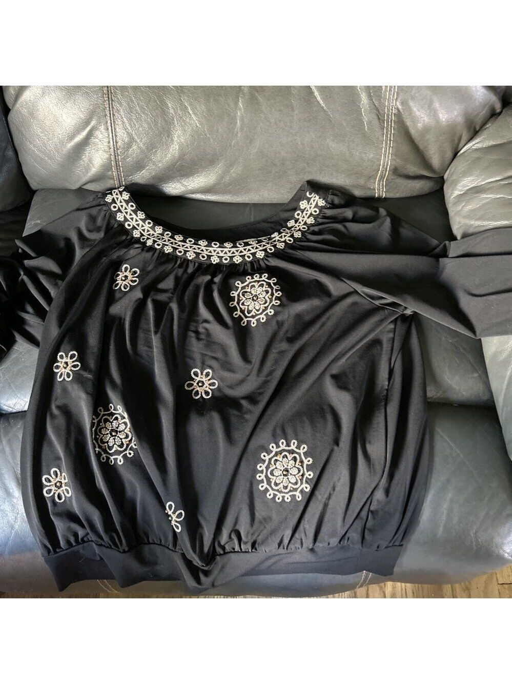Black beaded petite large women’s top Alfred Dunner
